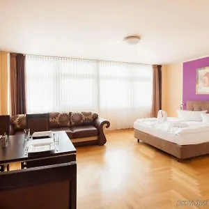 Youth Apartments - Ku'Damm דירה